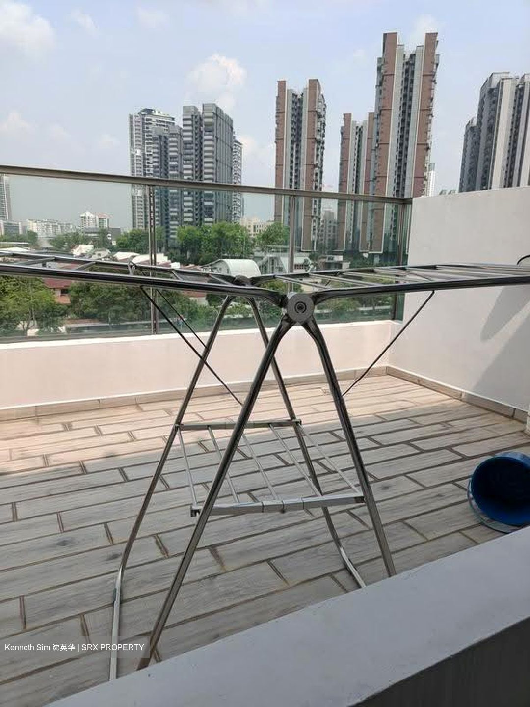West Coast Drive (D5), Terrace #634594291